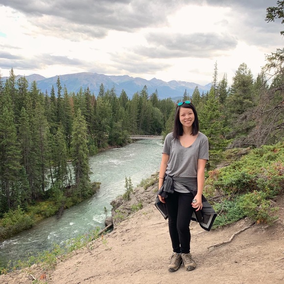 Meet your Posher, Lindsey - Picture 1 of 1